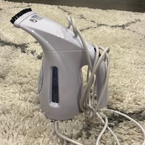 Garment steamer (portable or travel)